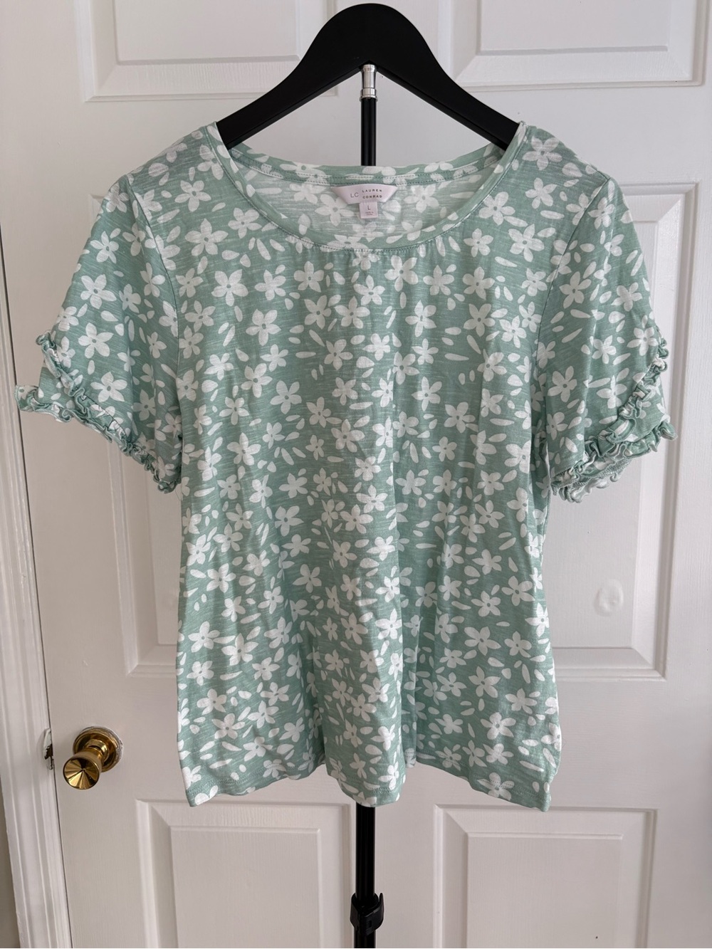 LC Lauren Conrad Mint Green Floral Ruffle Sleeve Top